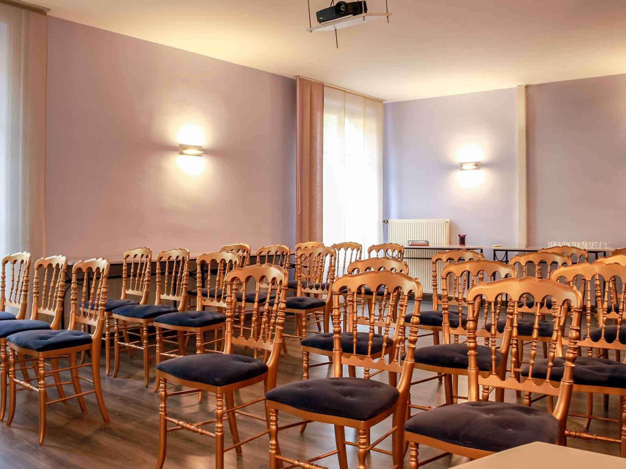 Hotel Mercure Saint-Nectaire Spa & Bien-Etre Zewnętrze zdjęcie
