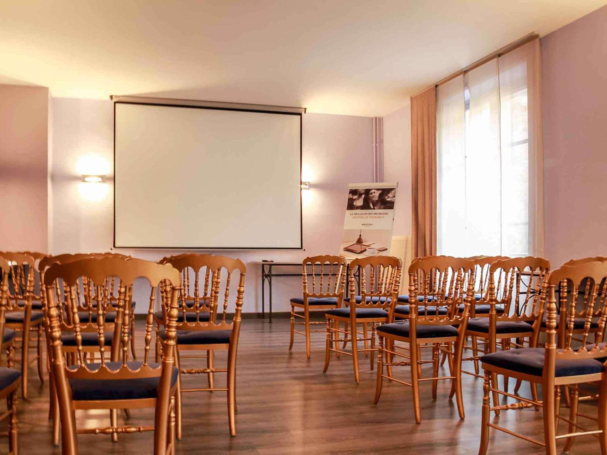 Hotel Mercure Saint-Nectaire Spa & Bien-Etre Zewnętrze zdjęcie