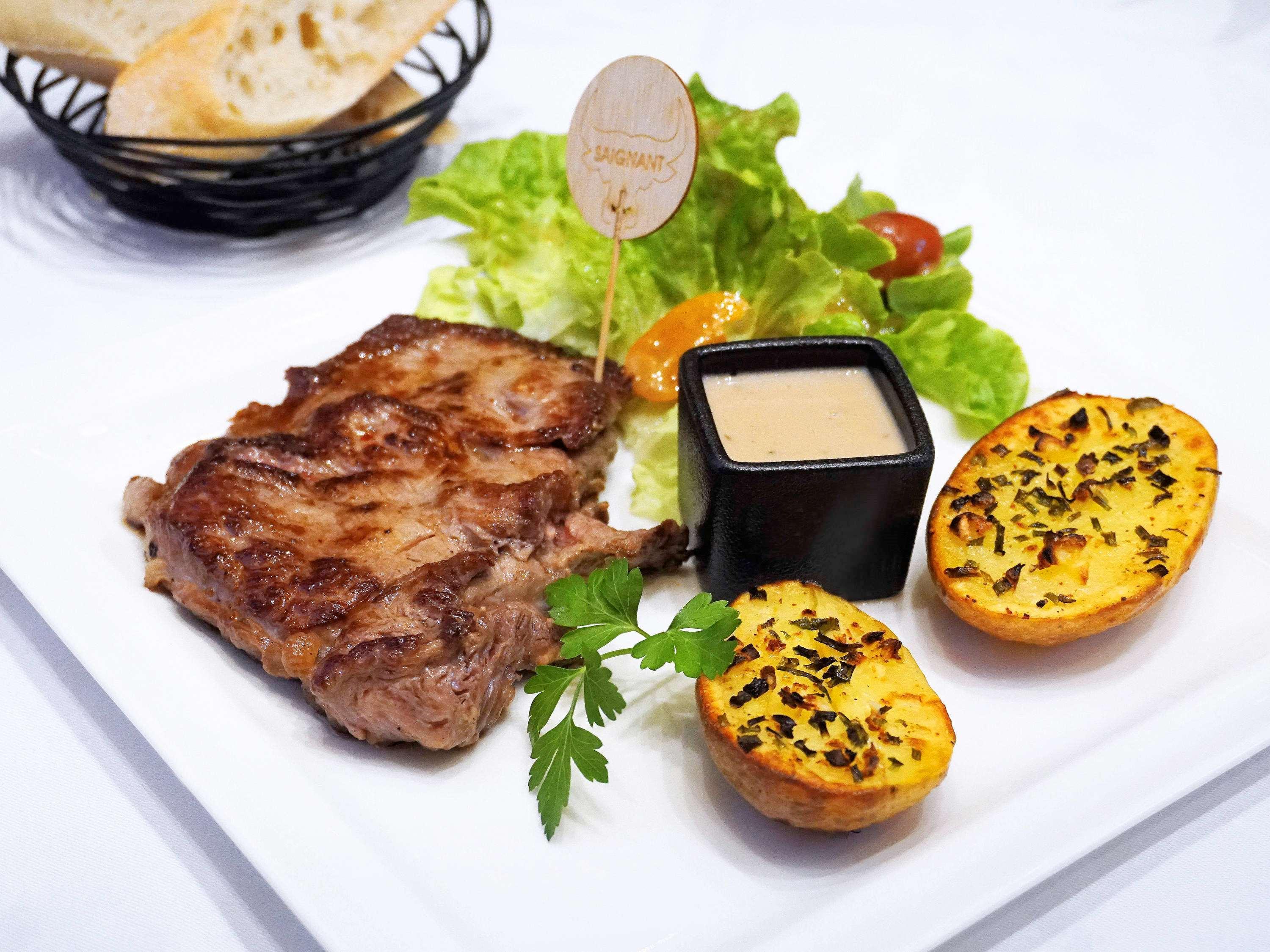 Hotel Mercure Saint-Nectaire Spa & Bien-Etre Zewnętrze zdjęcie